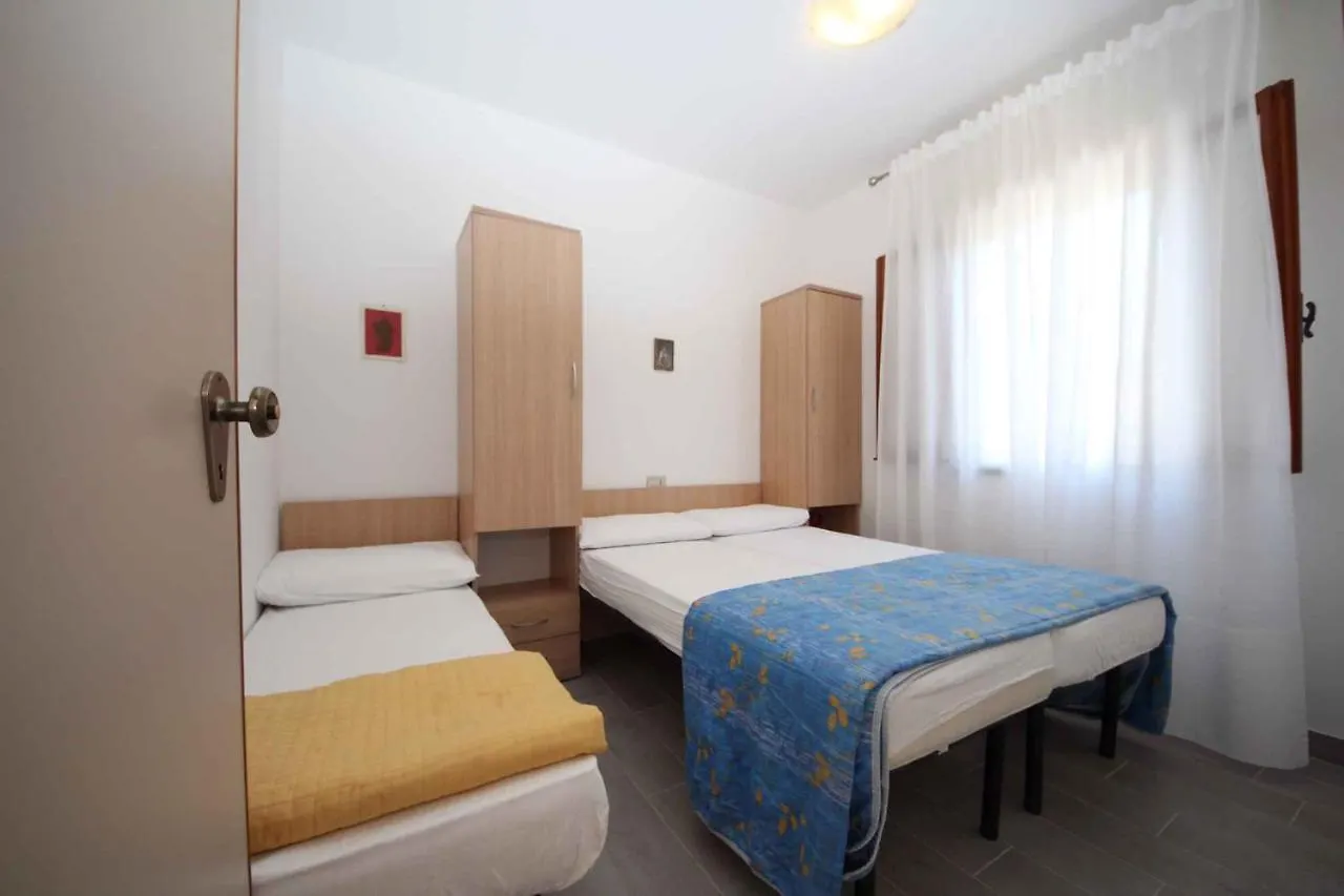 Apartments In Rosolina Mare 24940