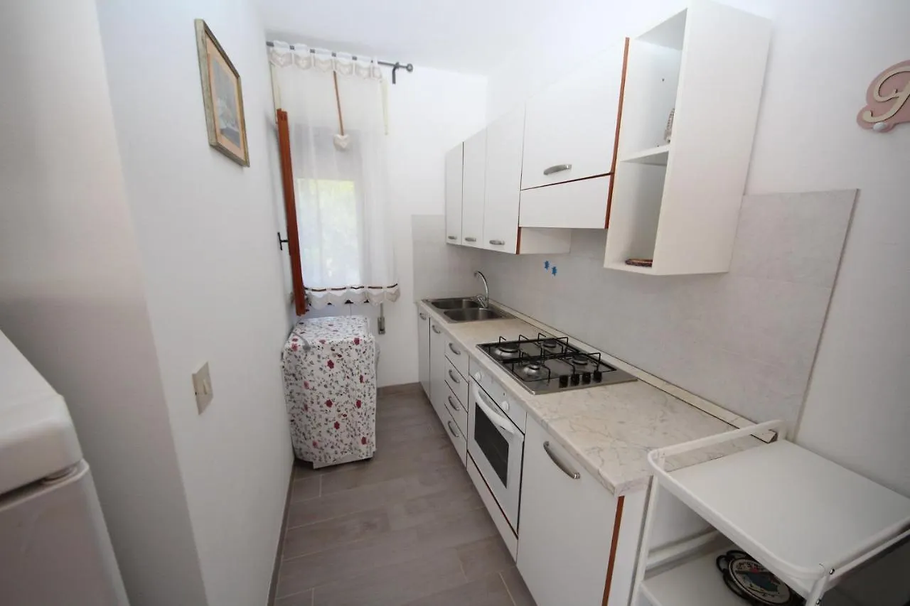 Apartments In Rosolina Mare 24940
